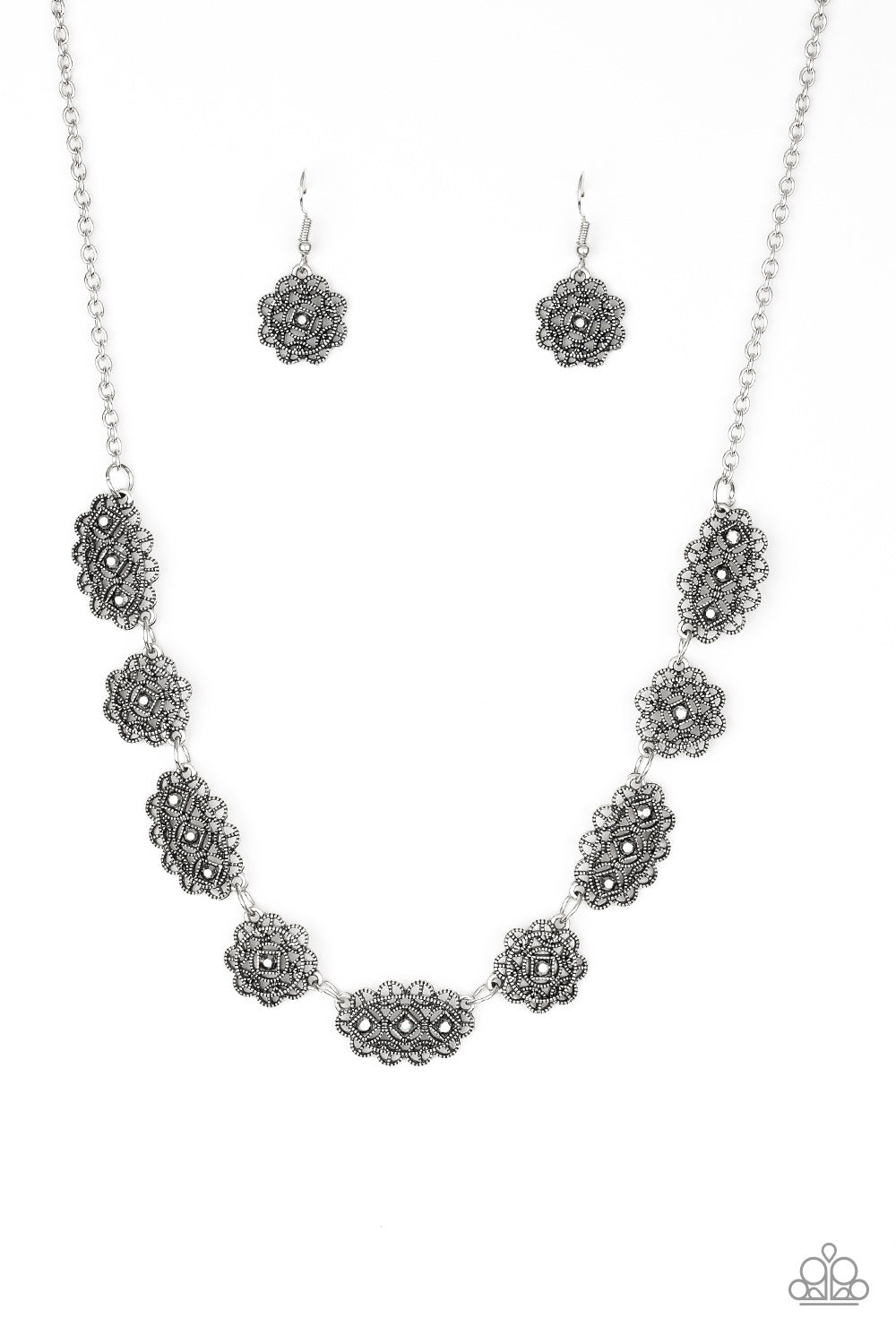 Vintage Vogue - Silver Necklace
