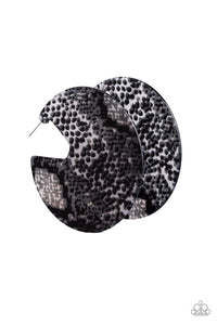 Hit Or HISS - Black Earrings