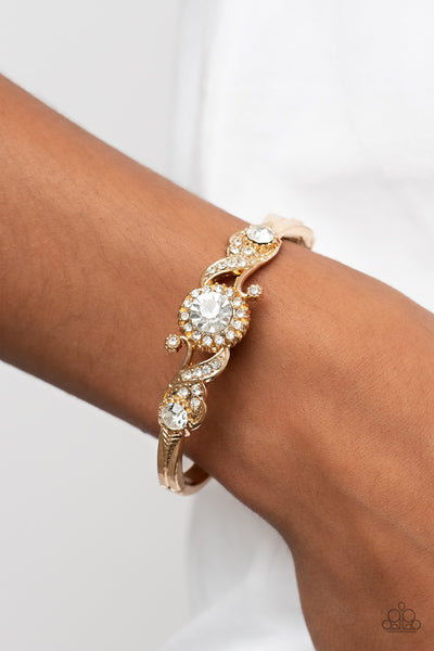 Expert Elegance - Gold Hinge Bracelet